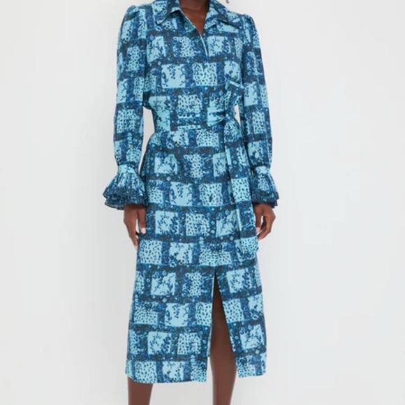 Tuckernuck Dresses & Skirts - Tuckernuck Blue and White A-line Midi Dress with Notched Collar